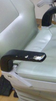 他の写真1: ヨシダ製　歯科ユニット肘置き有　張替